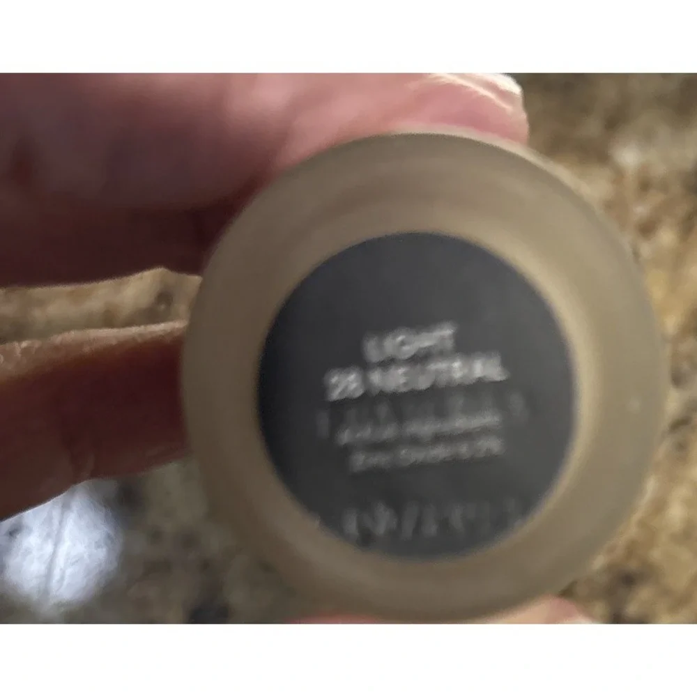Bare Minerals~BarePro Skin-Perfecting Matte Liquid Foundation ~ Light 28 N  3-27